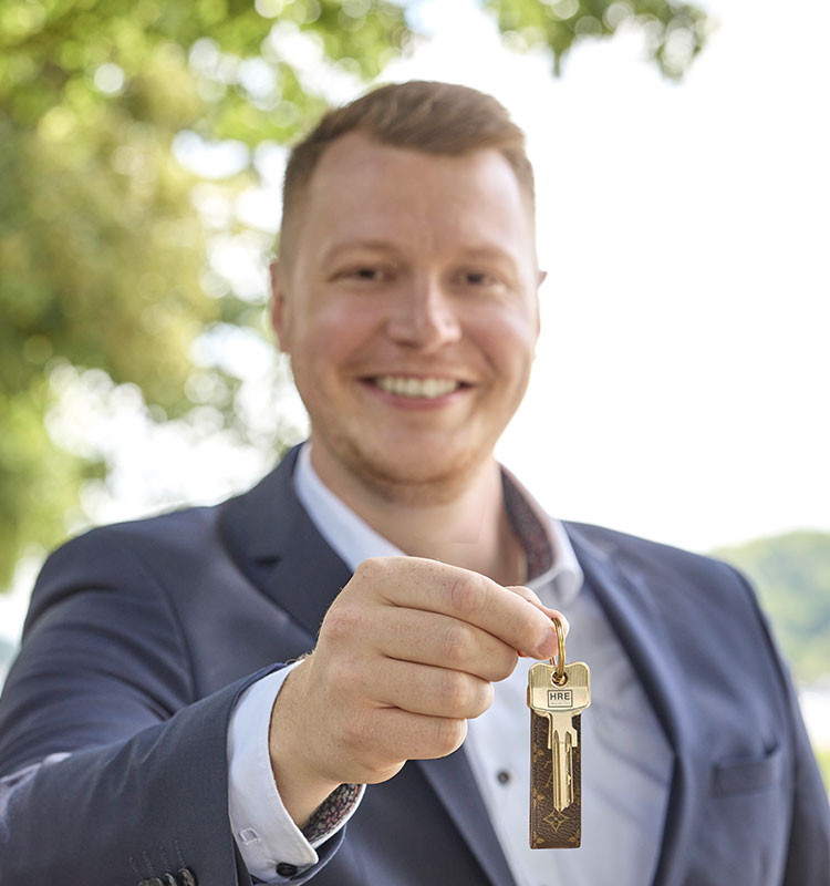 Immobilienmakler Dominik Gröne von geo select Immobilien in Bremen